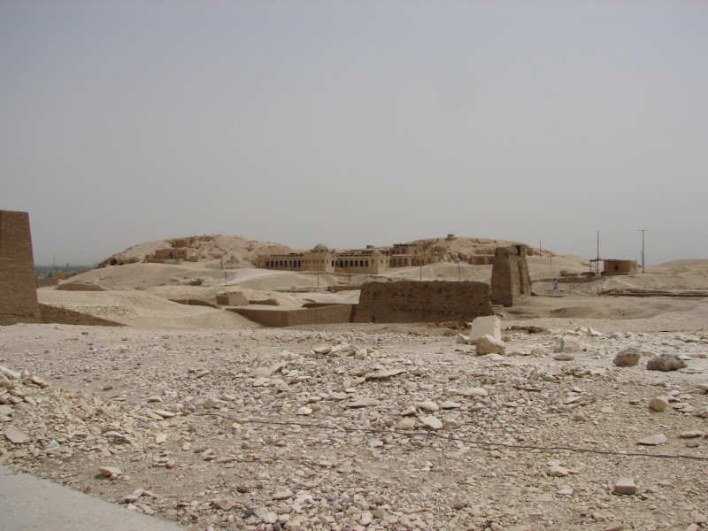 2008/03(March)/AroundTheWorld/Egypt/Valley of the Kings/800x600_Home of Howard Carter.jpg